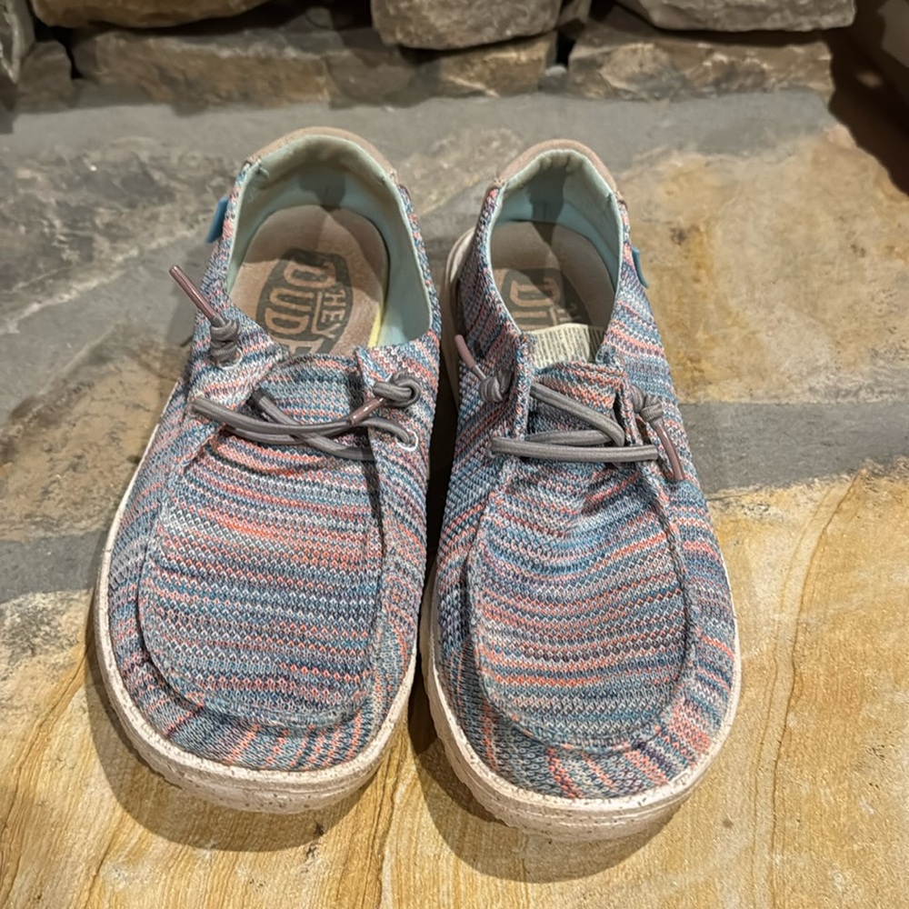 Hey Dude Wendy slip on, size 6